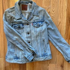Levi’s denim jacket (size medium)